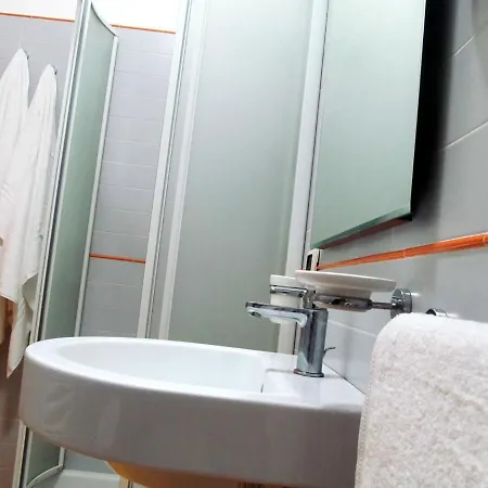 Trinacria House شقة كوميزو